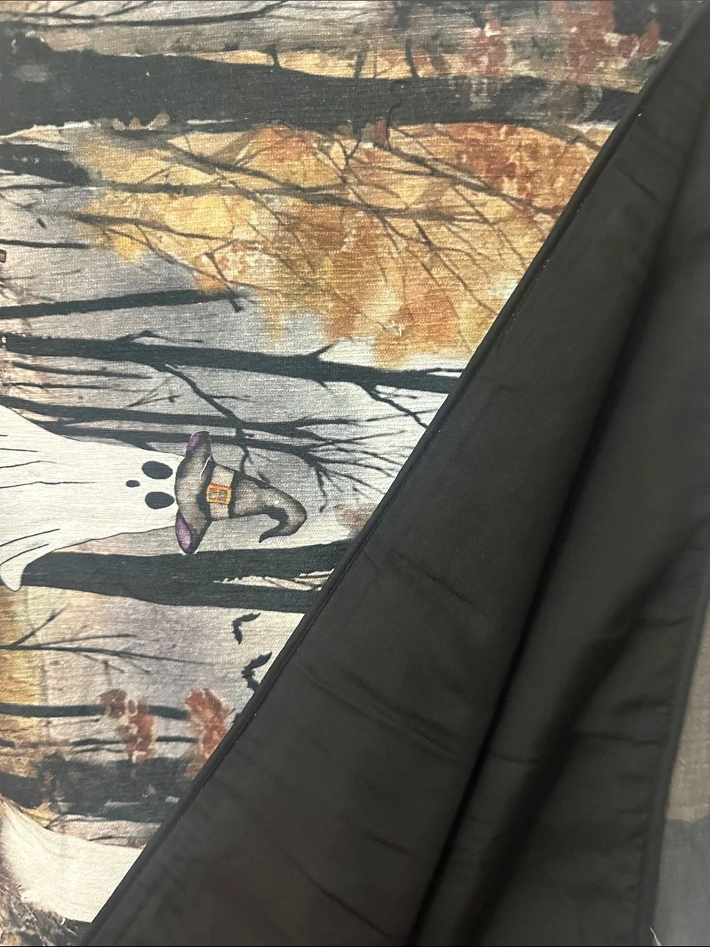 Tahari Halloween 👻 table runner